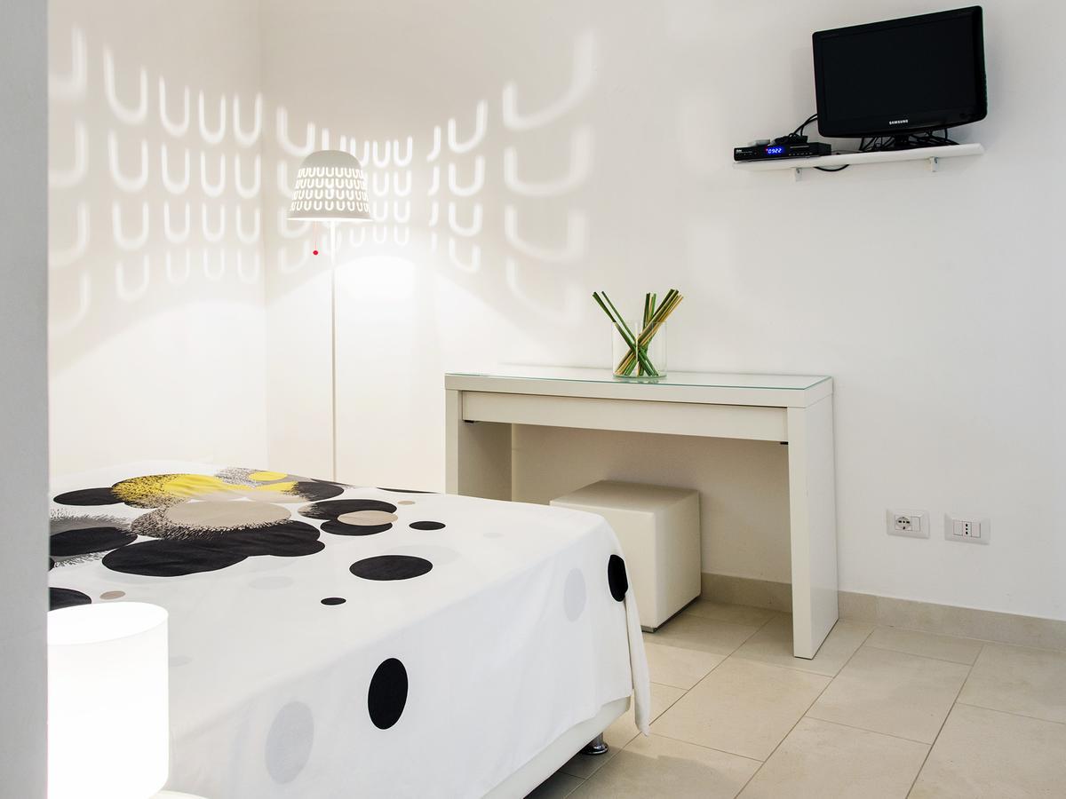 B&B Do'Mmilio โครโตเน ภายนอก รูปภาพ